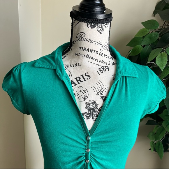 Vixen Short Sleeve Button Detail Collared Polo Shirt Green Sz M - Picture 5 of 16
